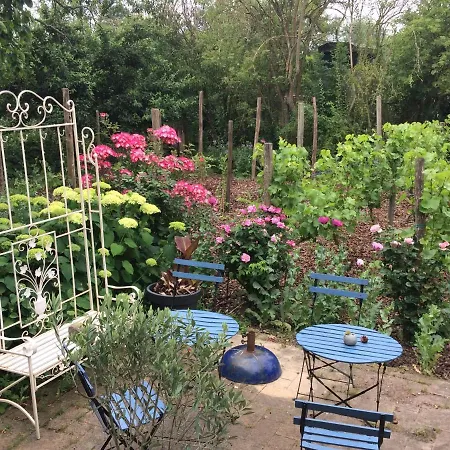 Bed And Garden Alde Coninckshof Guest house Weurt